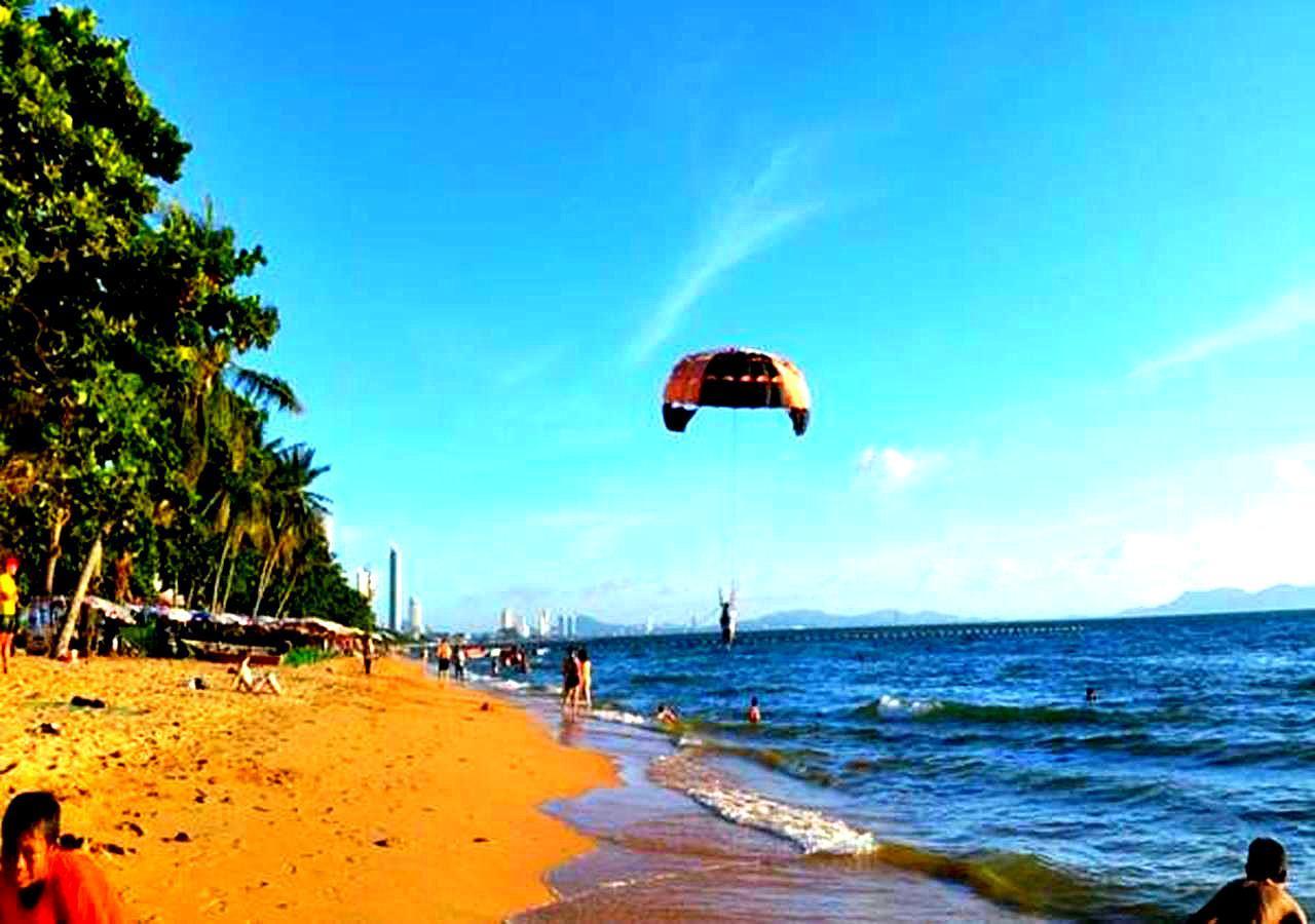 Апартаменты Lumpini Seaview Top Floor Джомтьен Экстерьер фото
